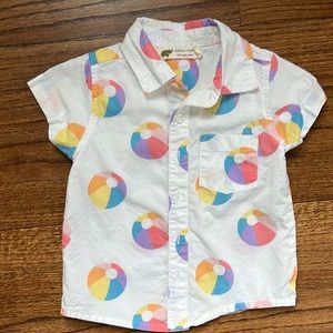 Monica + Andy short-sleeve white button down with colorful beach balls! Size 2T